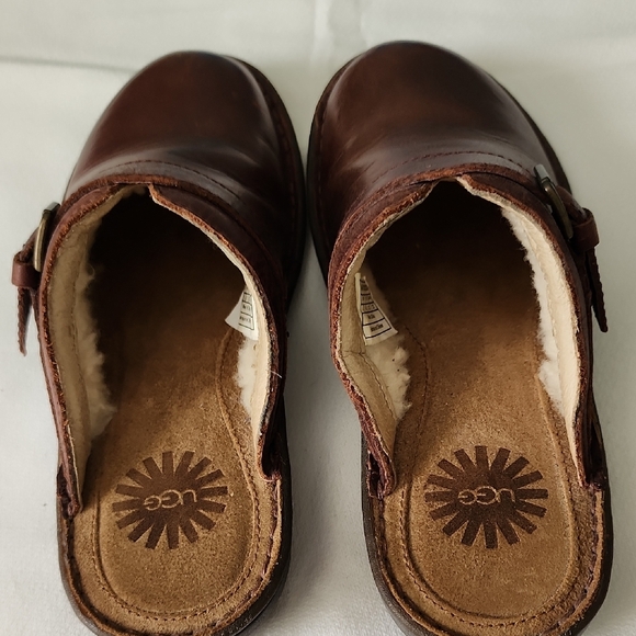 UGG Women's Brown Leather Slip-On - Picture 2 of 13